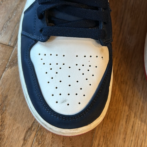 Nike Air Jordan’s size US7 men.   8.5 women - Picture 8 of 10